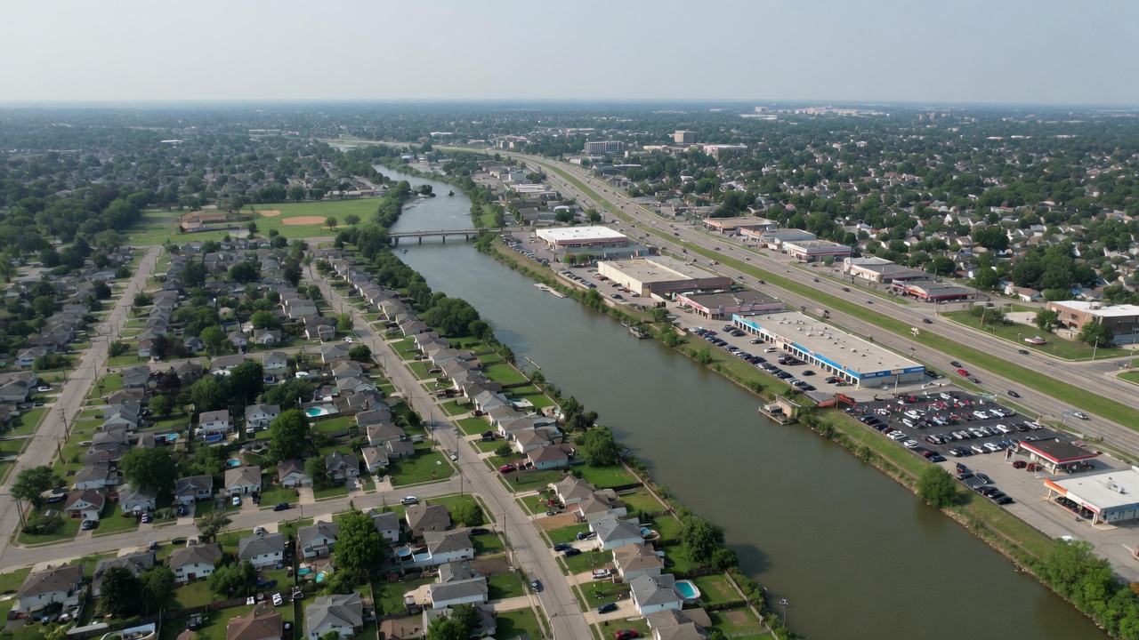 Serving St. Clair, Macomb & Wayne: How Local Coverage Improves Response Time